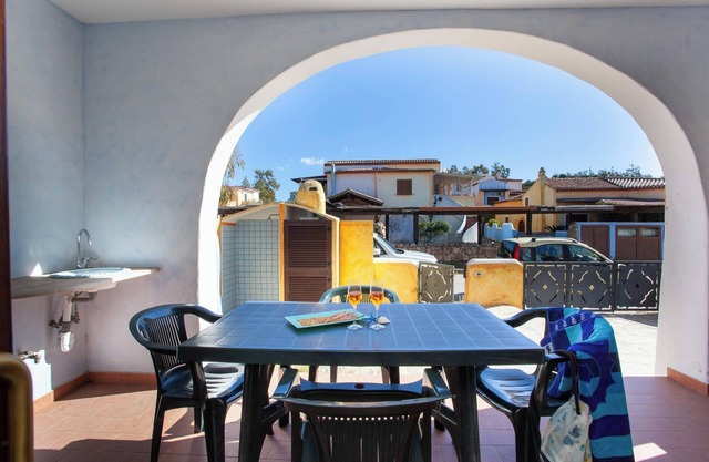 Apartamento 'Delta 1' cerca de la playa con jardín, terraza y barbacoa