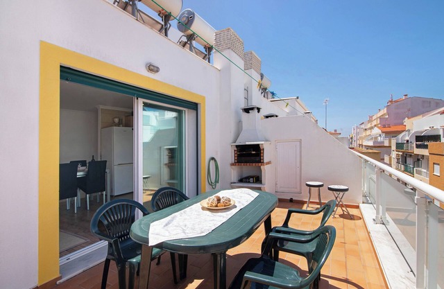 Apartamento 'Dourado Duplex' con balcón, Wi-Fi y aire acondicionado