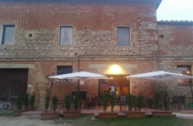 VILLA Y GRANJA DE RADI SIENA TOSCANA SUITE CON ENCANTO DRAGO WIFI PISCINA AIRE ACONDICIONADO