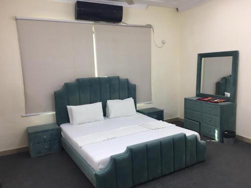 Apartment E-11