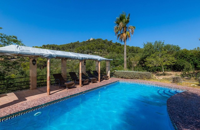 Apartamento "Es Sostre" con vistas a la montaña, piscina compartida y Wi-Fi
