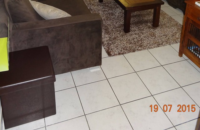 Apartamento F2, en la planta baja.