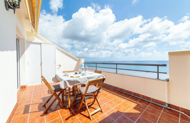 Apartamento 'Fabuloso Atico Con Vistas Al Mar' con vistas al mar, Wi-Fi y aire acondicionado