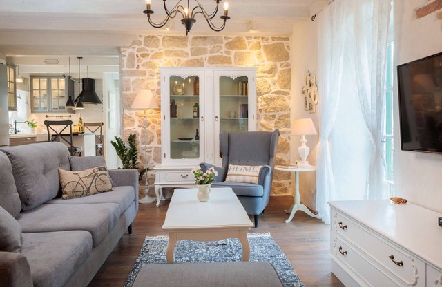 Elegante, encantador y elegante apartamento con balcón en el corazón de Split