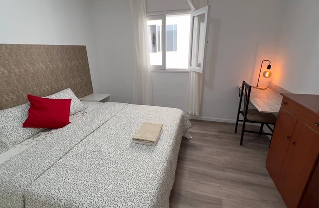 Alquilo apartamento cerca al mar