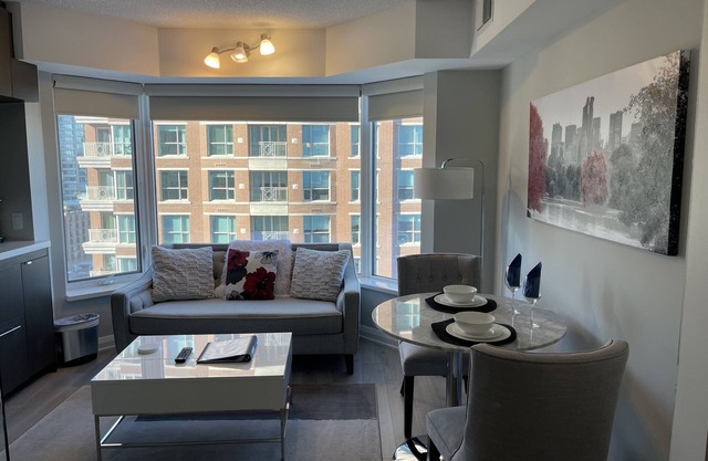 Apartment fully furnished in the hart of Toronto Yorkville close to University..