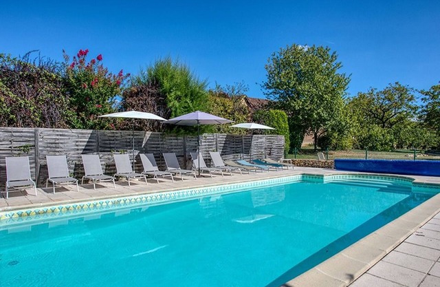 Apartamento vacacional "Gite Monfort" con balcón, piscina climatizada compartida y Wi-Fi