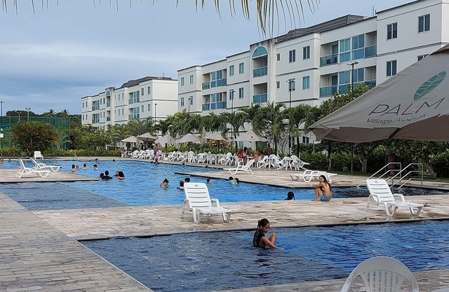 Gran apartamento amueblado de 3 habitaciones en Muro Alto en Palm Village Acqua