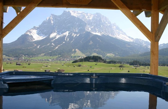 Apartment 'Grubig' with Mountain View, Shared Garden and Wi-Fi