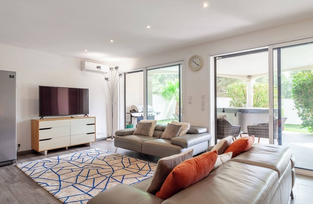 Apartamento 'Havre De Paix 500m De La Mer' con terraza privada, Wi-Fi y aire acondicionado