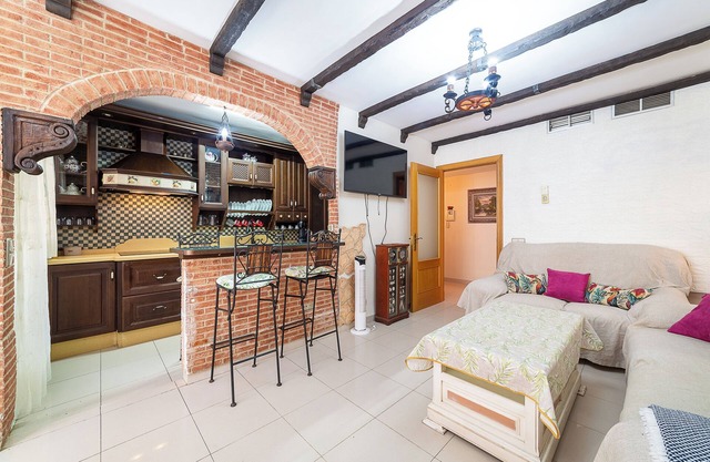 Apartamento "Holiday" con vistas al mar, jardín compartido y Wi-Fi