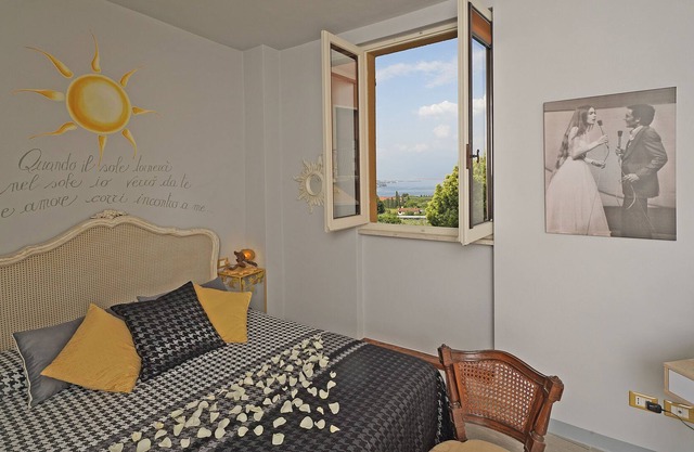 Apartamento en un antiguo pueblo con vistas al Golfo de Salò BS