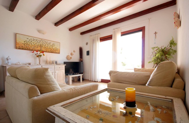 Apartamento en villa con espléndidas vistas al mar y al jardín.