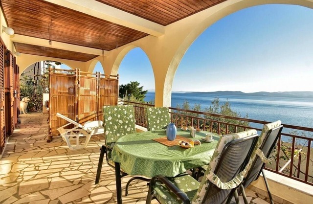 Apartamento en Pisak con Seaview, Terraza, Acondicionador, WIFI (77-2)
