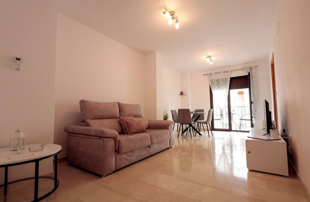 Apartamento en zona tranquila entre la nieve y la playa, a 10 mín de la Alhambra