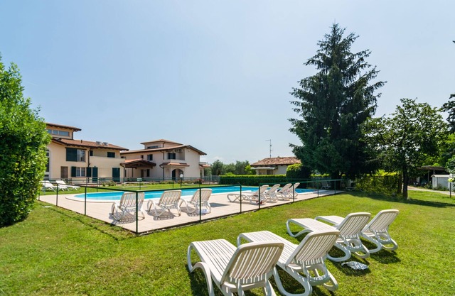Apartamento en Salò con piscina y olivos