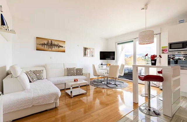 Apartamento en Split con Balcón, Acondicionador, WIFI (5141-1)