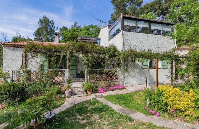 Apartamento en la villa de los propietarios, piscina, aparcamiento vallado.