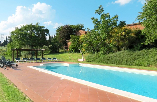 Hermoso apartamento en villa con piscina privada, bañera de hidromasaje, WIFI, A/C, TV, patio