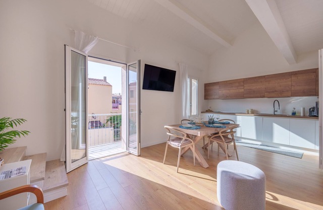 Apartamento 'Casa elegante en el centro' con balcón, Wi-Fi y aire acondicionado