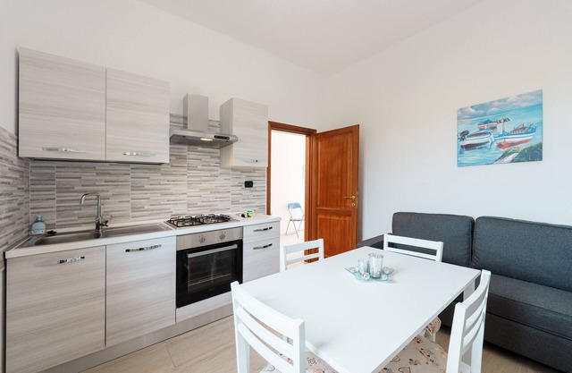 Apartment 'Nonna Lucia' with Sea View, Wi-Fi and Air Conditioning
