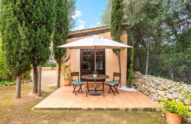 Apartamento 'La Casita' con vistas a la montaña, piscina compartida y Wi-Fi