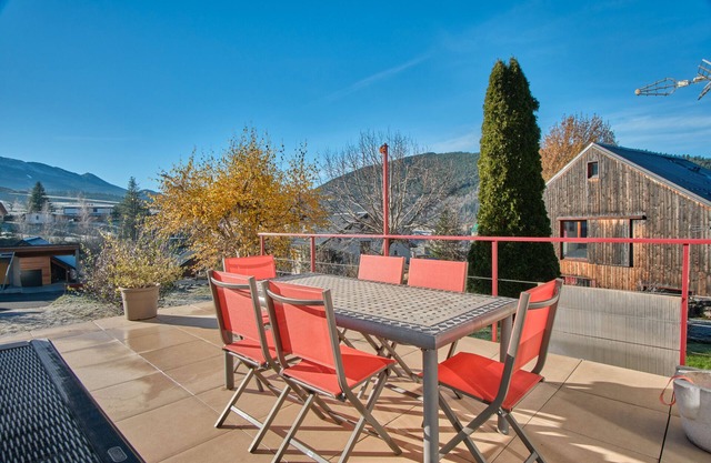 Apartamento 'La Croix Du Sud' con vistas a la montaña, terraza privada y Wi-Fi