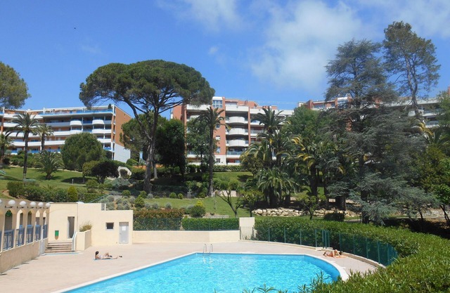 Apartamento "Les Palmiers" con golf y piscina