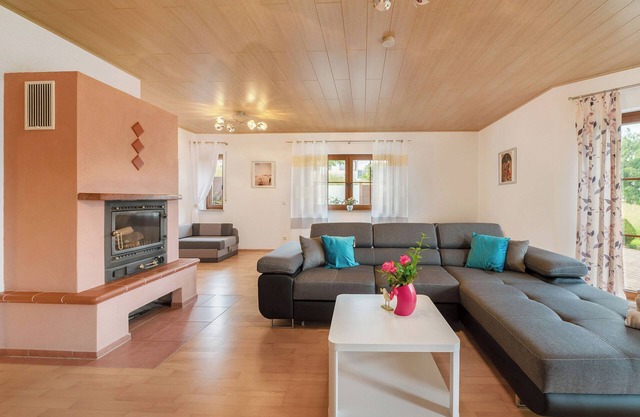 Apartamento 'Lora' con terraza privada y Wi-Fi