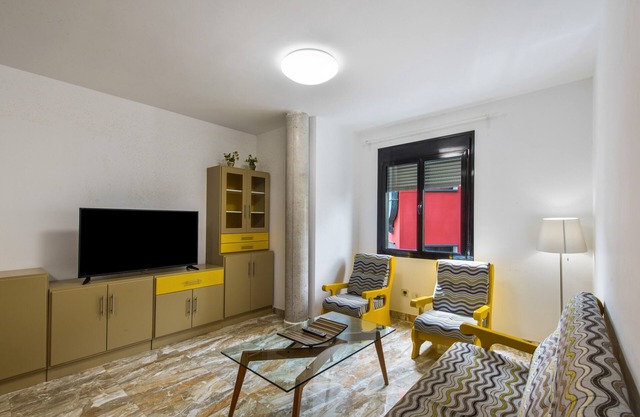 Apartamento 'Lujan 3c Entre Cielo y Mar' con vistas a la montaña, balcón y Wi-Fi