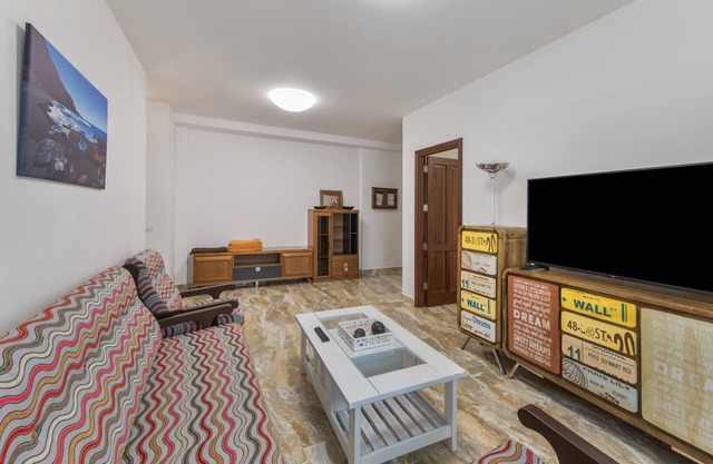 Apartamento 'Luján 5e y 7g Entre Senderos' con vistas al mar, balcón y Wi-Fi