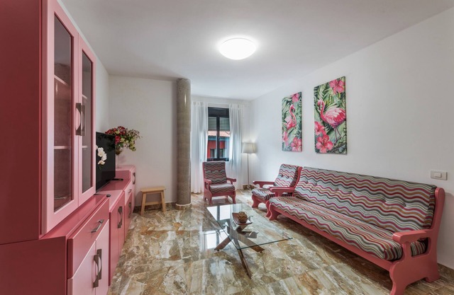 Apartamento 'Lujan 6f Entre Sueños Y Realidad' con vistas al mar, Wi-Fi y aire acondicionado