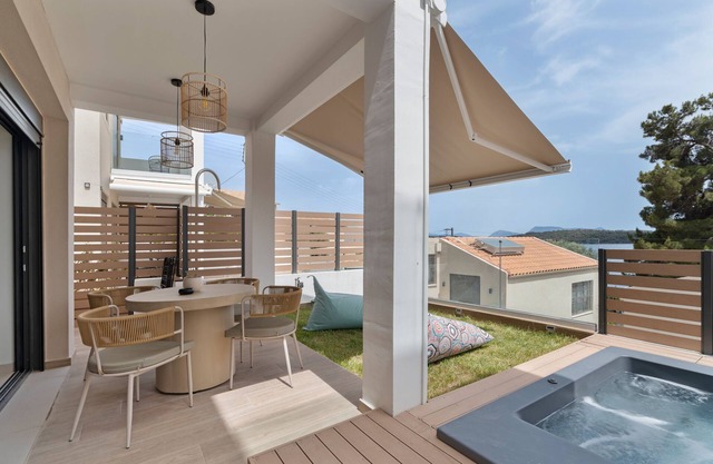 Apartamento 'Mella Roa - Ivory' con vistas al mar, Wi-Fi y aire acondicionado.