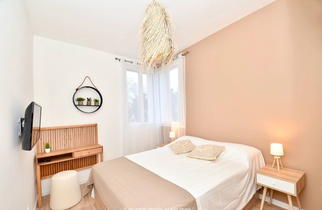 Apartment Near market- 6 pers. 2 bedrooms- air conditioning- parking