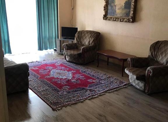 Apartment near Metro Isani