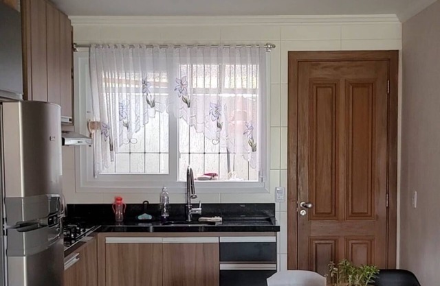 Apartment near the city center, well located for families.
