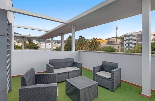 Apartamento 'Olia' con terraza privada, balcón y aire acondicionado