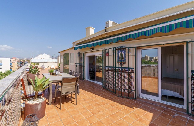 Apartamento 'Penthouse Victoria' con vistas al mar, Wi-Fi y aire acondicionado