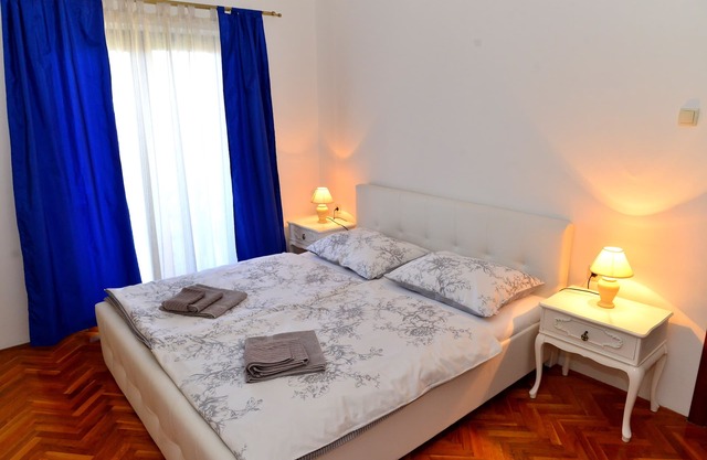 Apartamento REA 4 + 2 **** con balcón y vista al mar, aire acondicionado