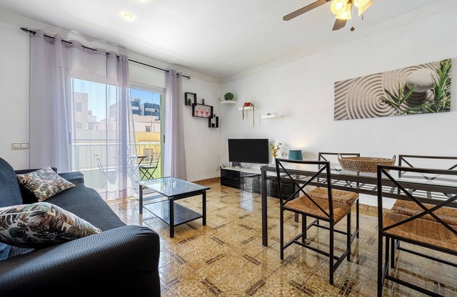 Apartamento 'Sant Carles' con vistas al mar, balcón y Wi-Fi