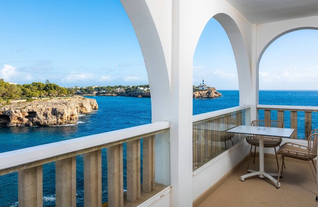 Apartamento 'Sea View Room 202' con piscina compartida, Wi-Fi y aire acondicionado.