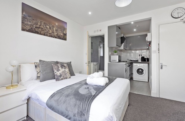 Stunning 2-Bed Apartment in Harrow