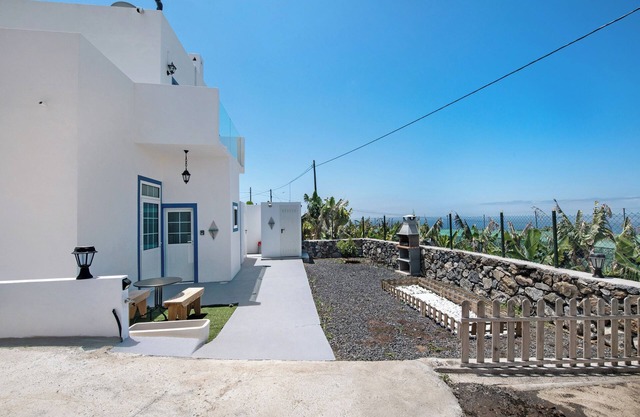 Apartamento 'Solaris' con vistas al mar, terraza privada y Wi-Fi