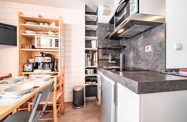 Apartamento 'Studio Pied Des Pistes - Bernex' con vistas a la montaña y balcón