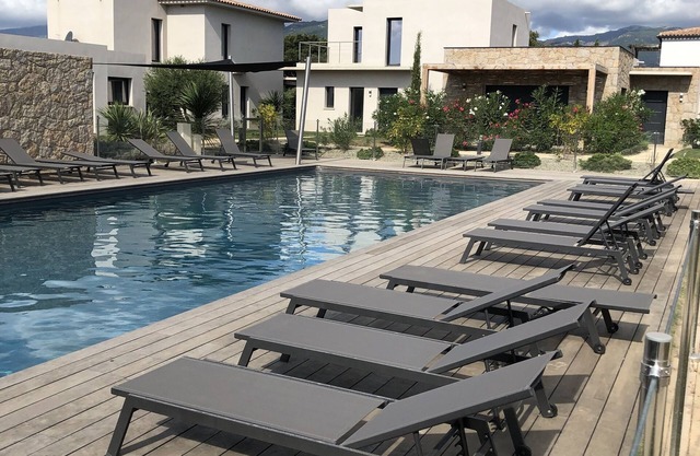 45 m² air-conditioned apartment with 30 m² terrace Near Saint-Cyprien bay