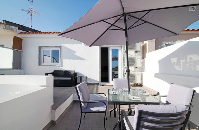 Apartamento "Telmus Villa 1 Andar" con vistas al mar, terraza privada y Wi-Fi