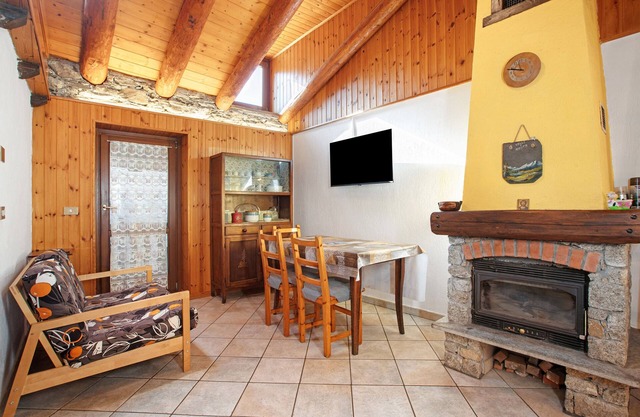 Apartamento 'Tillier Valtournenche' con Vista a la Montaña, Balcón y Wi-Fi