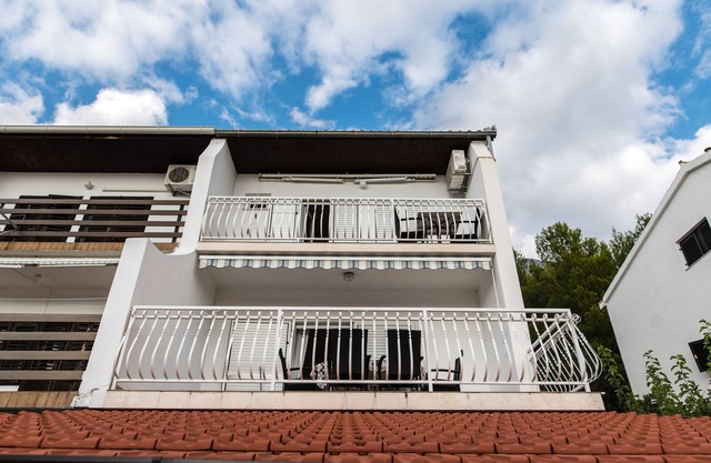Apartamento Tonci, 1. Primer piso con gran terraza y maravillosas vistas al mar.