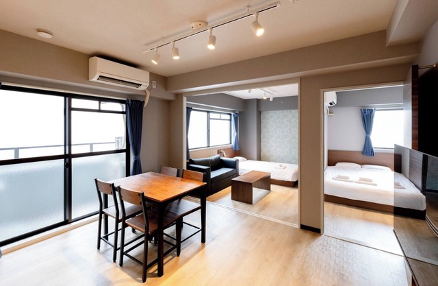 Apartment Type D double bed x 1 single bed x 2 - 11D / Osaka Ōsaka