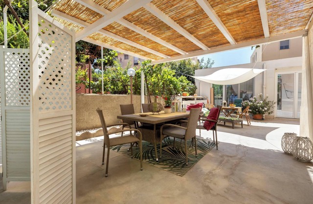 Apartamento "Uva Regina" cerca de la playa con jardín, terraza, balcón y aire acondicionado